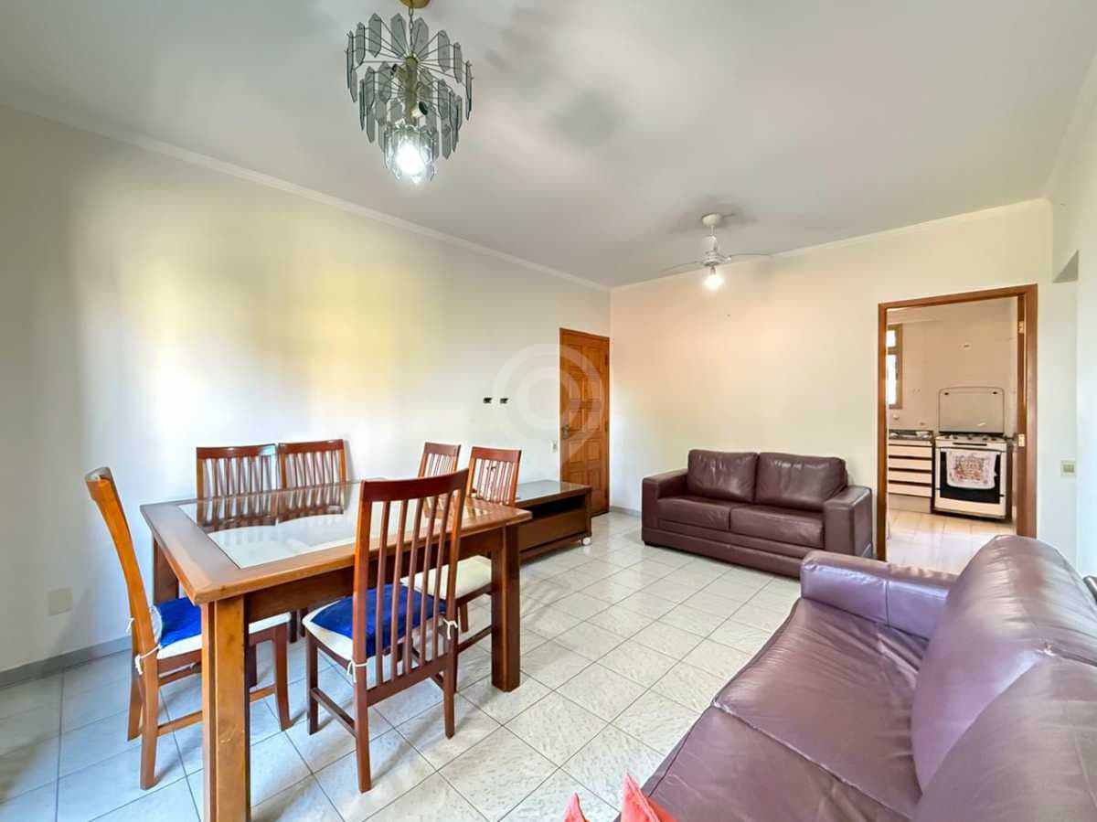 Apartamento com 1 suíte no Edifício João Corradini