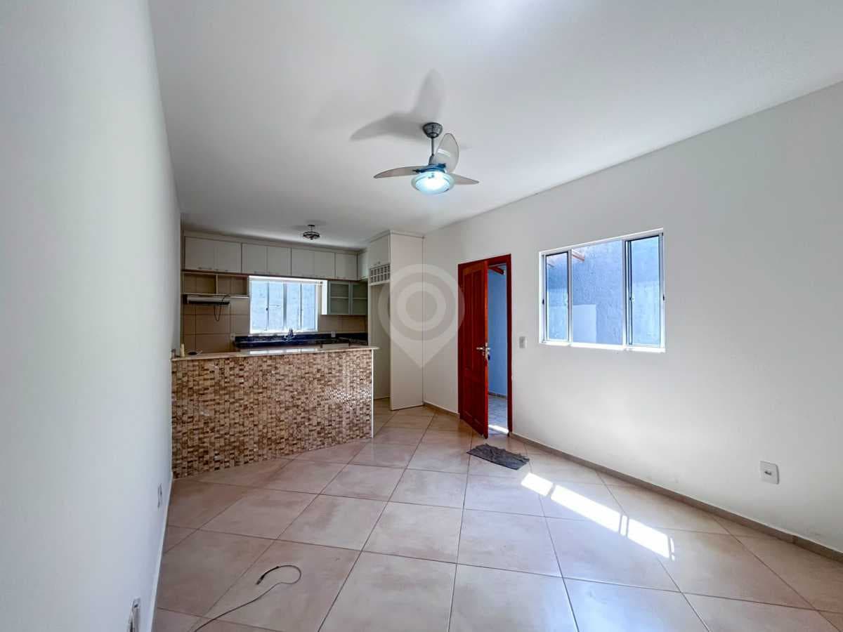 Casa de rua com 1 suíte no Jardim Santa Filomena