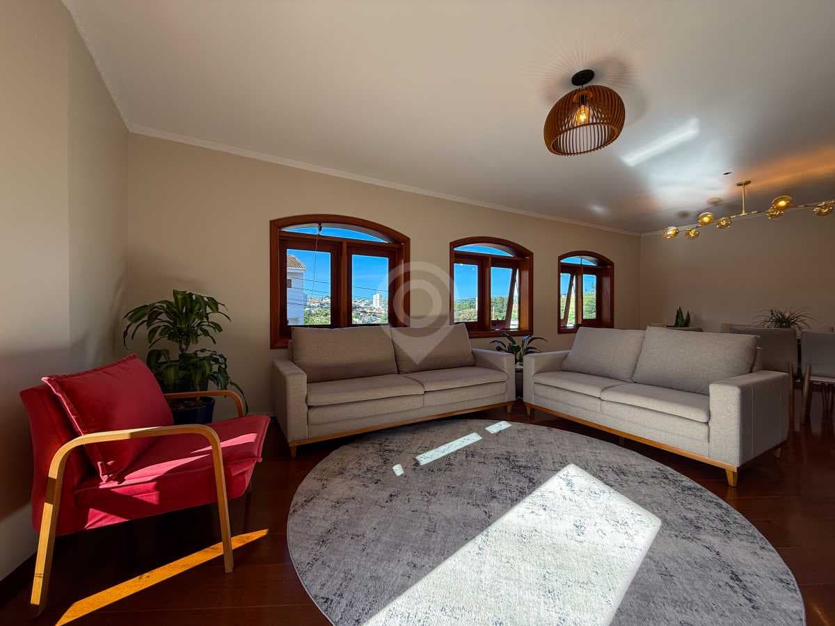 Casa de rua com 3 suítes no Jardim Salessi — foto 2