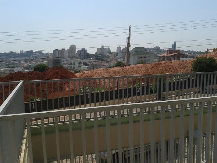 Casa de rua com 2 suítes no Vila Cassaro — foto 2