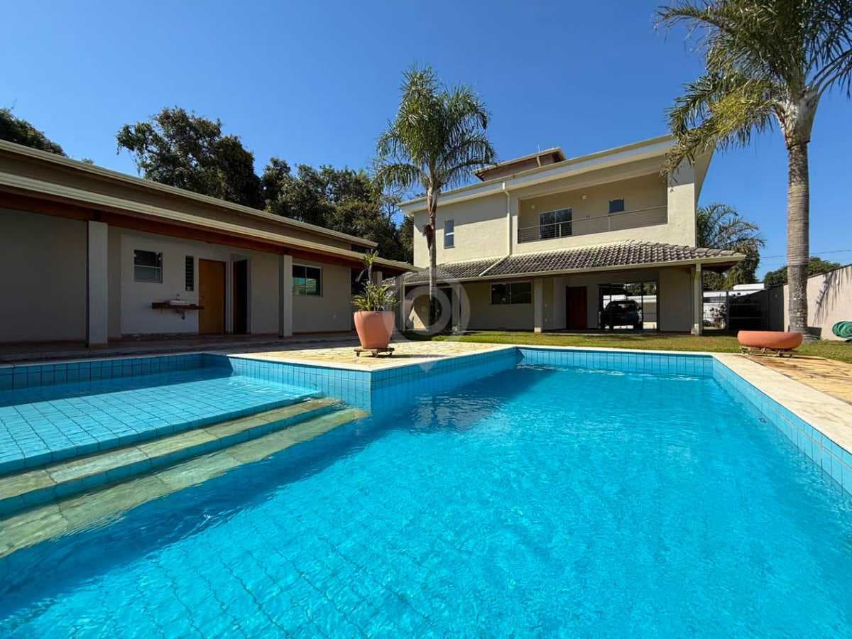 Casa em Condomínio com 5 suítes no Condomínio Bosque Dos Pires
