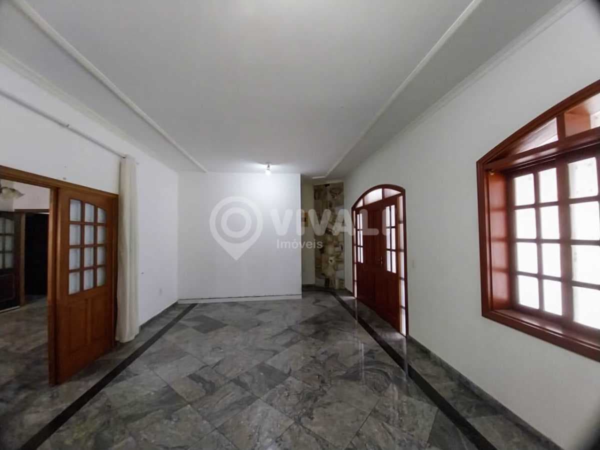 Casa de rua com 1 suíte no Loteamento Santo Antônio