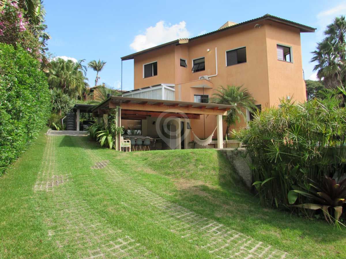 Casa em Condomínio com 2 suítes no Ville Chamonix