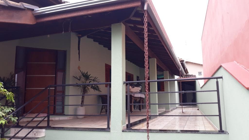 Casa de rua com 1 suíte no Loteamento Parque da Colina II