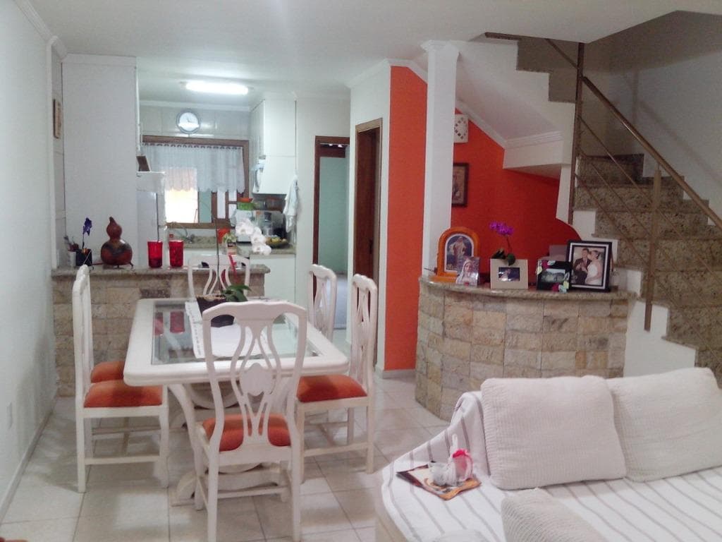 Casa de rua com 1 suíte no Vila Cruzeiro