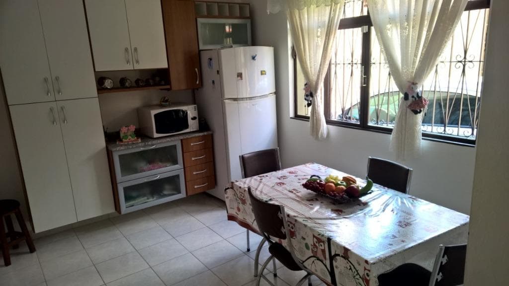 Casa de rua com 1 suíte no Jardim Tereza