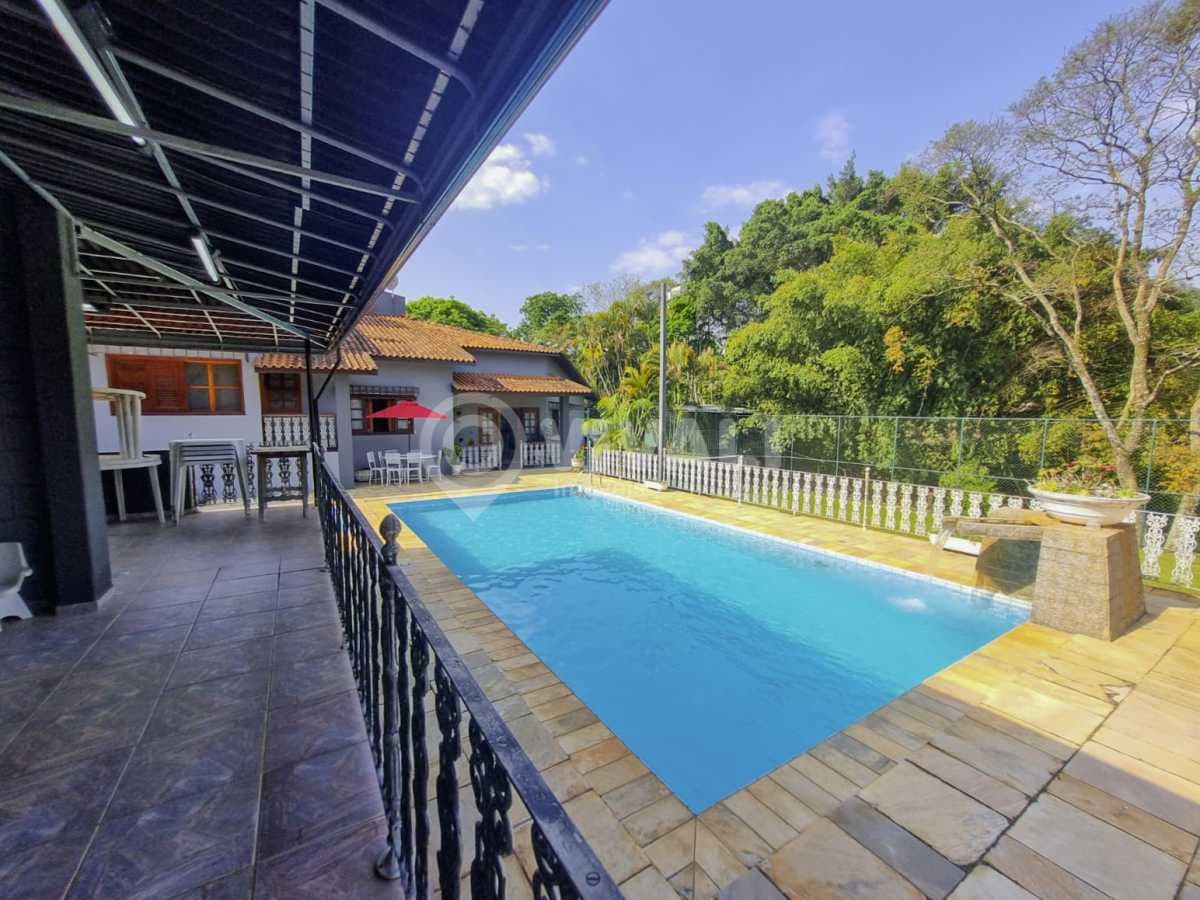 Casa de rua com 1 suíte no Jardim Leonor — foto 2