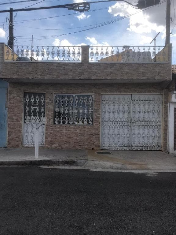 Casa de rua com 3 quartos no Jardim Galetto