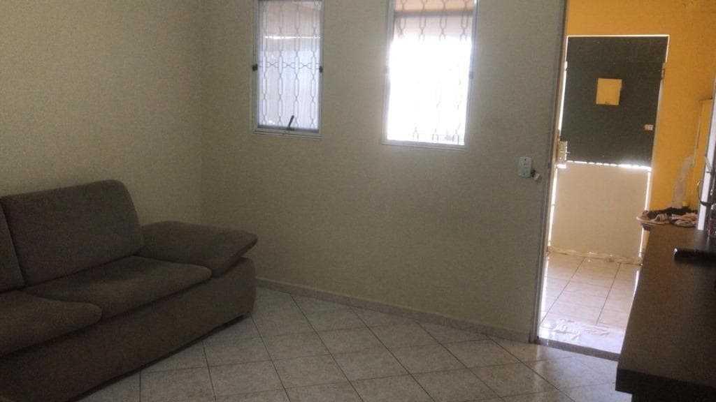 Casa de rua com 3 quartos no Jardim Galetto — foto 2