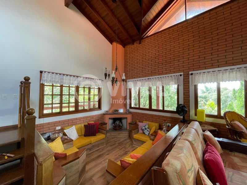 Casa em Condomínio com 3 suítes no Ville Chamonix