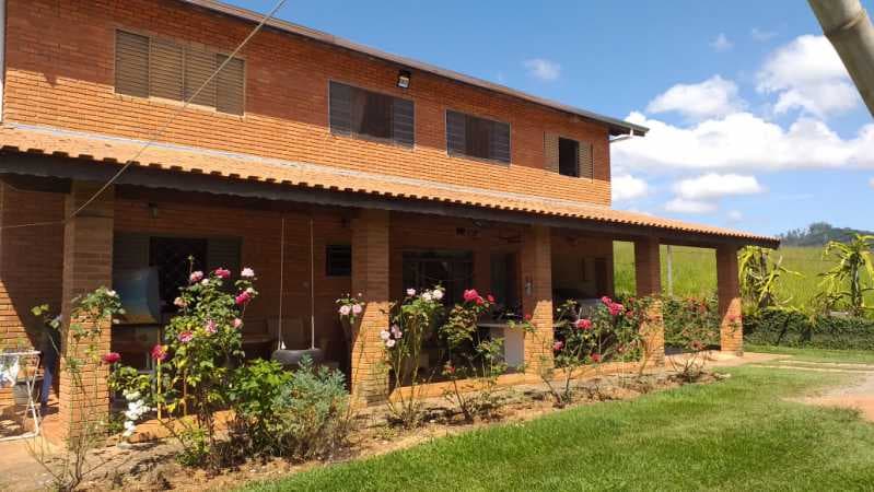 Chácara com 1 suíte no Jardim dos Lagos