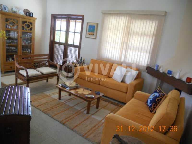 Casa em Condomínio com 4 suítes no Sítio da Moenda
