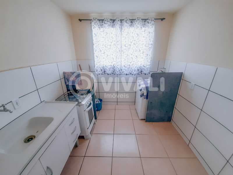 Apartamento com 2 quartos no Condomínio Residencial Getulio Luvison — foto 3