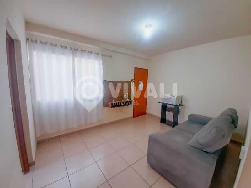 Apartamento com 2 quartos no Condomínio Residencial Getulio Luvison