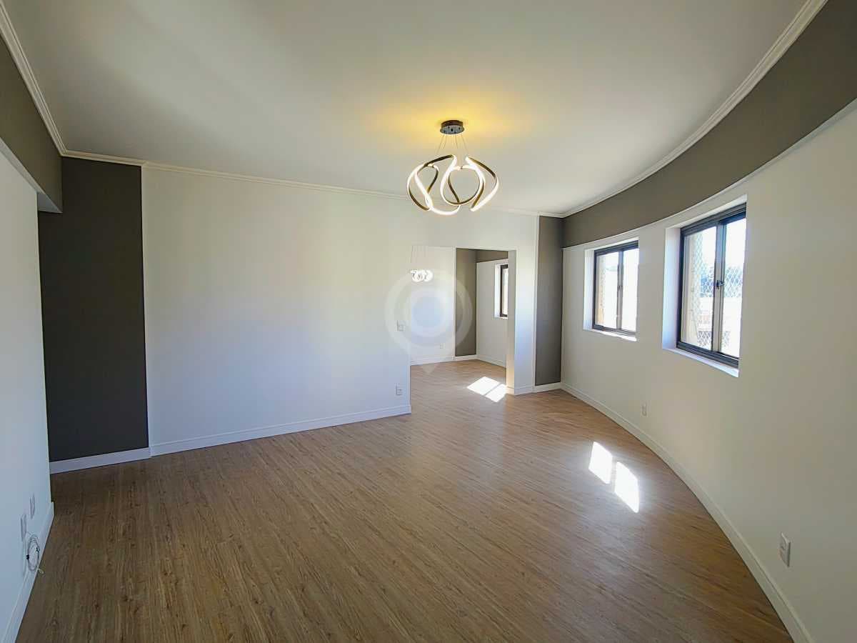 Apartamento com 1 suíte no Edifício José Carbonari
