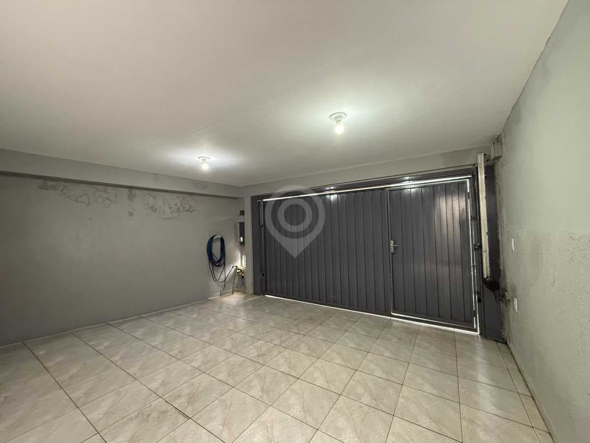 Casa de rua com 1 suíte no Jardim Lúcia