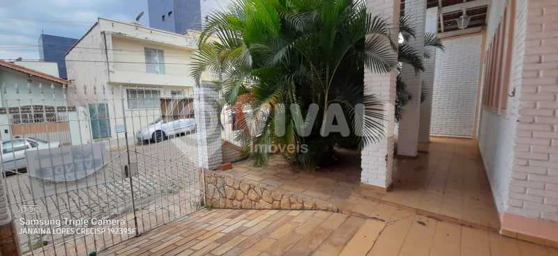 Casa de rua com 2 suítes no Vila Brasileira