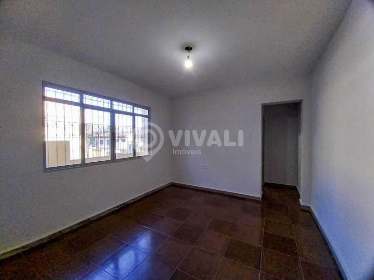 Casa de rua com 1 suíte no Centro — foto 2