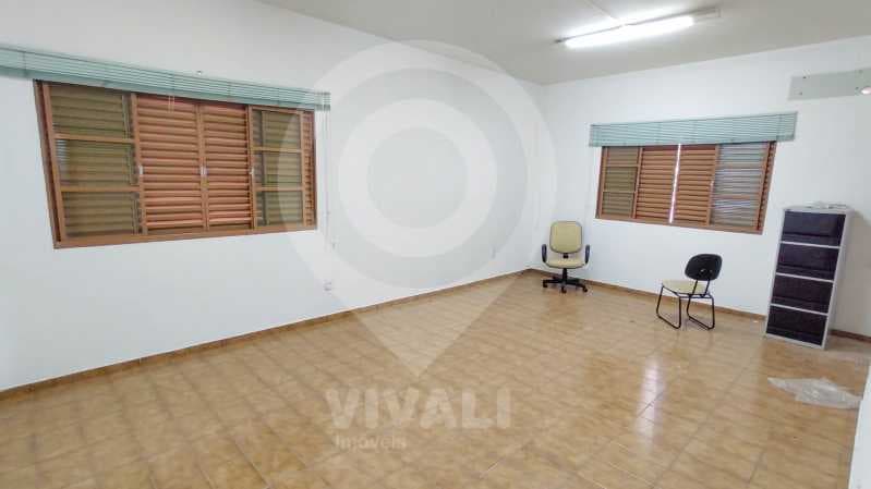 Prédio no Jardim Ipê