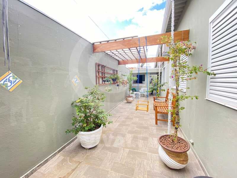 Casa de rua com 1 suíte no Vila Brasileira