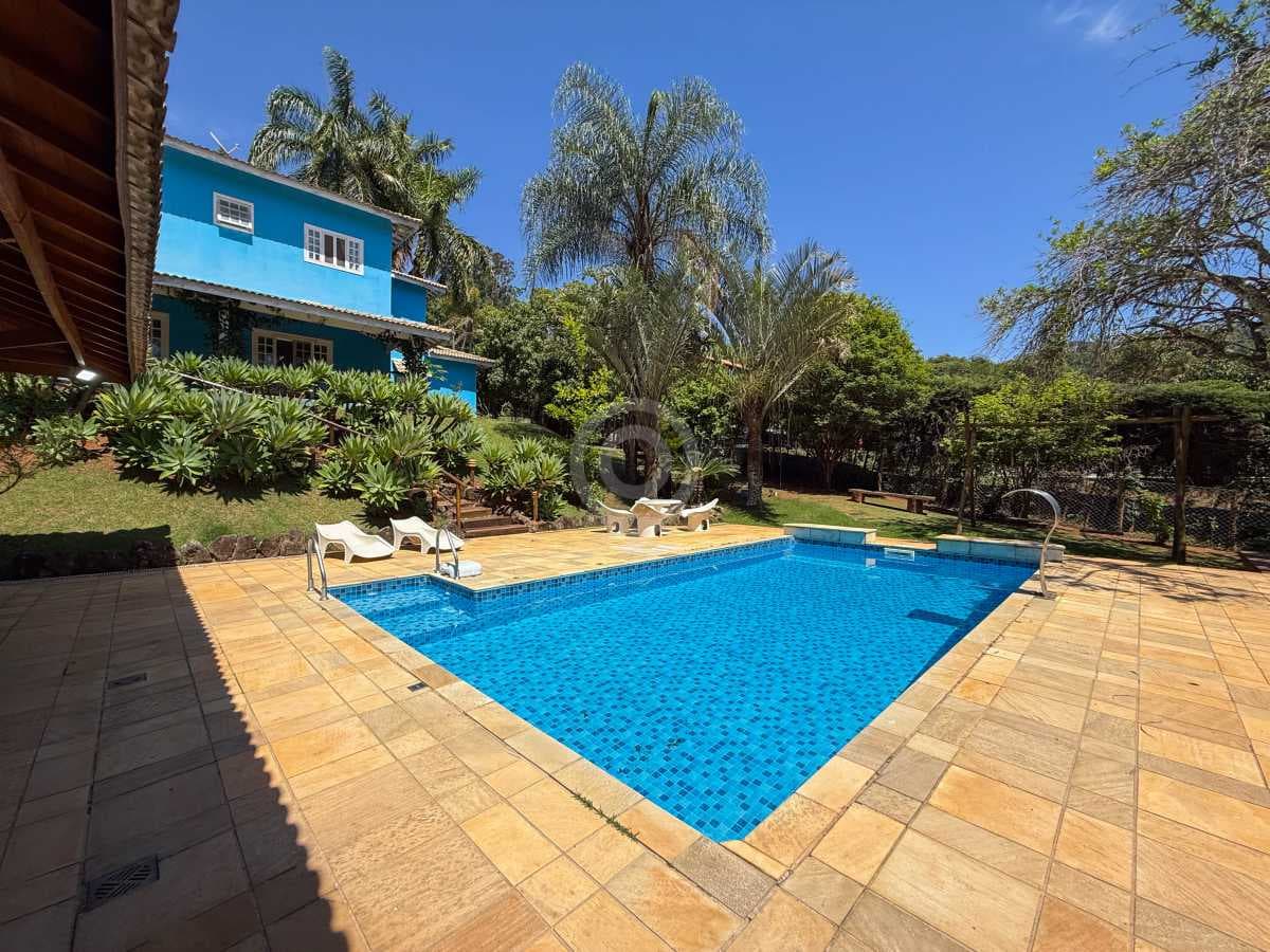 Casa em Condomínio com 2 suítes no Sítio da Moenda