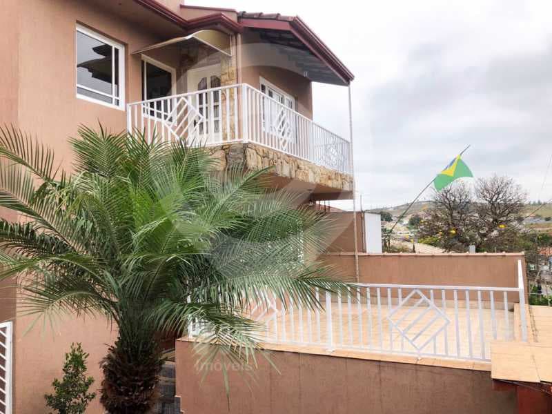 Casa de rua com 2 suítes no Nova Itatiba