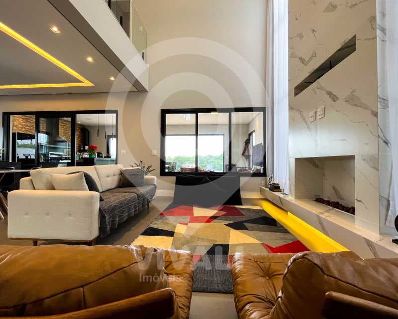 Casa em Condomínio com 3 suítes no Residencial Fazenda Santa Rosa - Fase 1