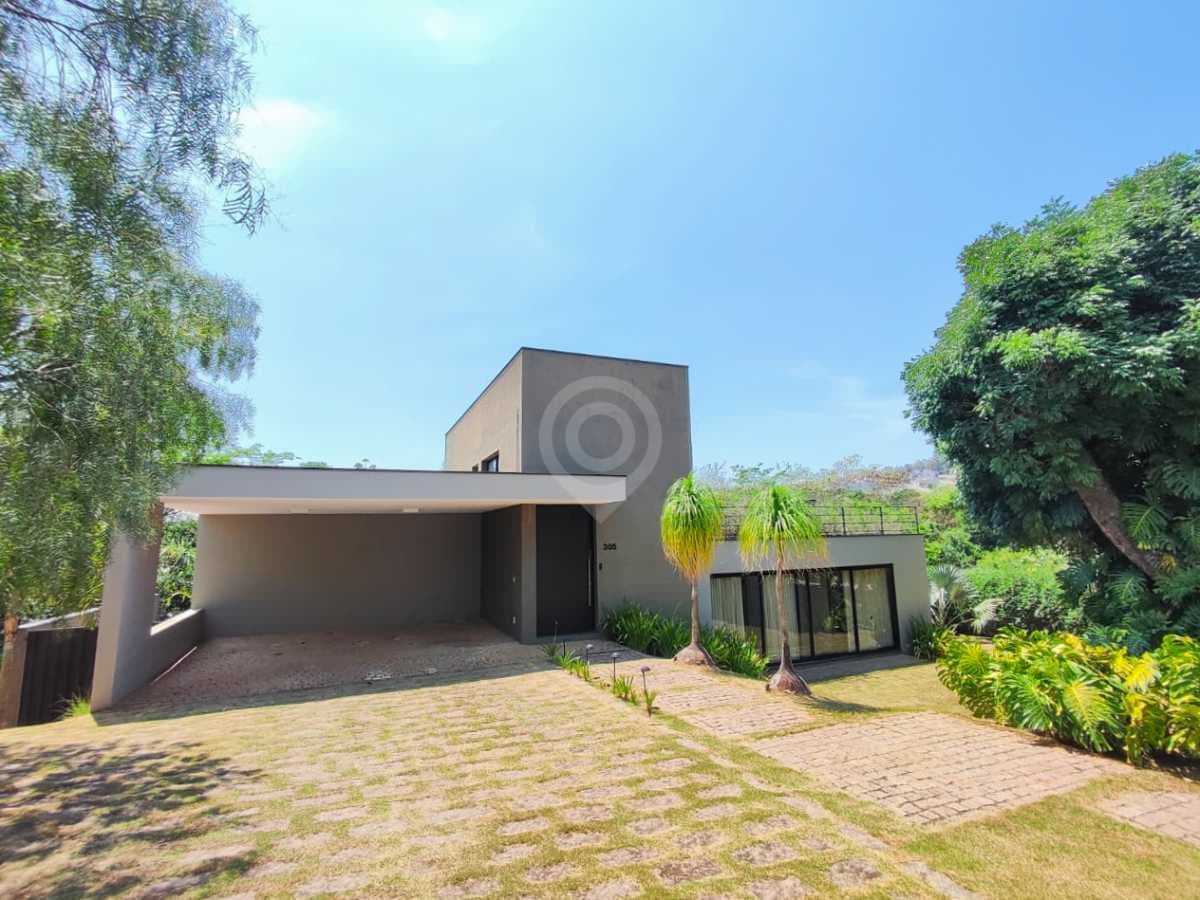 Casa em Condomínio com 3 suítes no Condominio Village Das Palmeiras