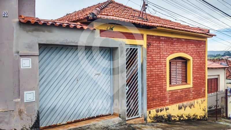Casa de rua com 3 quartos no Centro