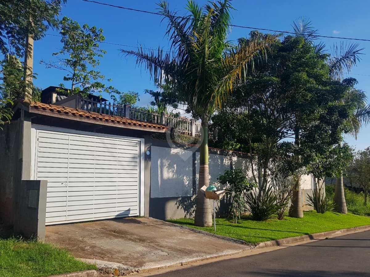 Casa de rua com 2 suítes no Chácara San Martin I