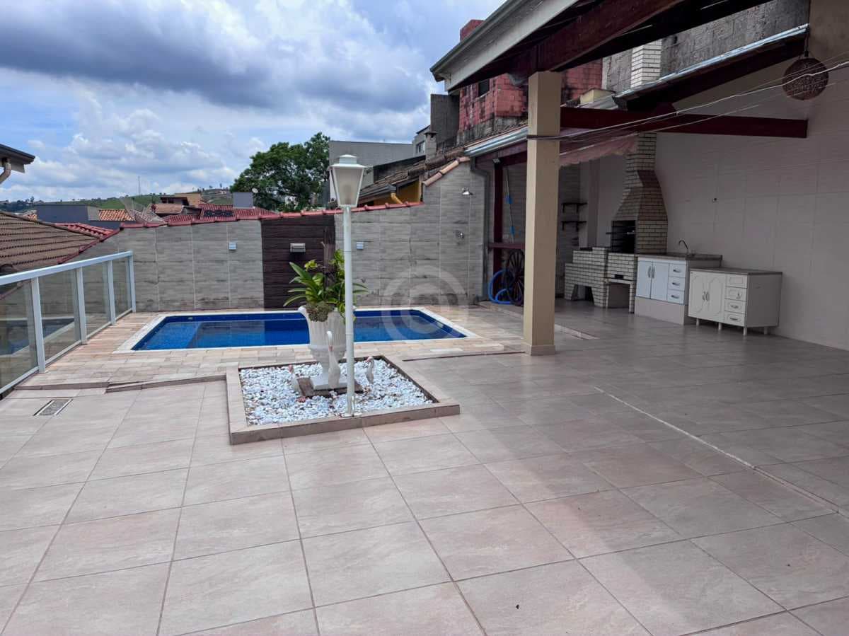 Casa de rua com 1 suíte no Giardino D´ Itália
