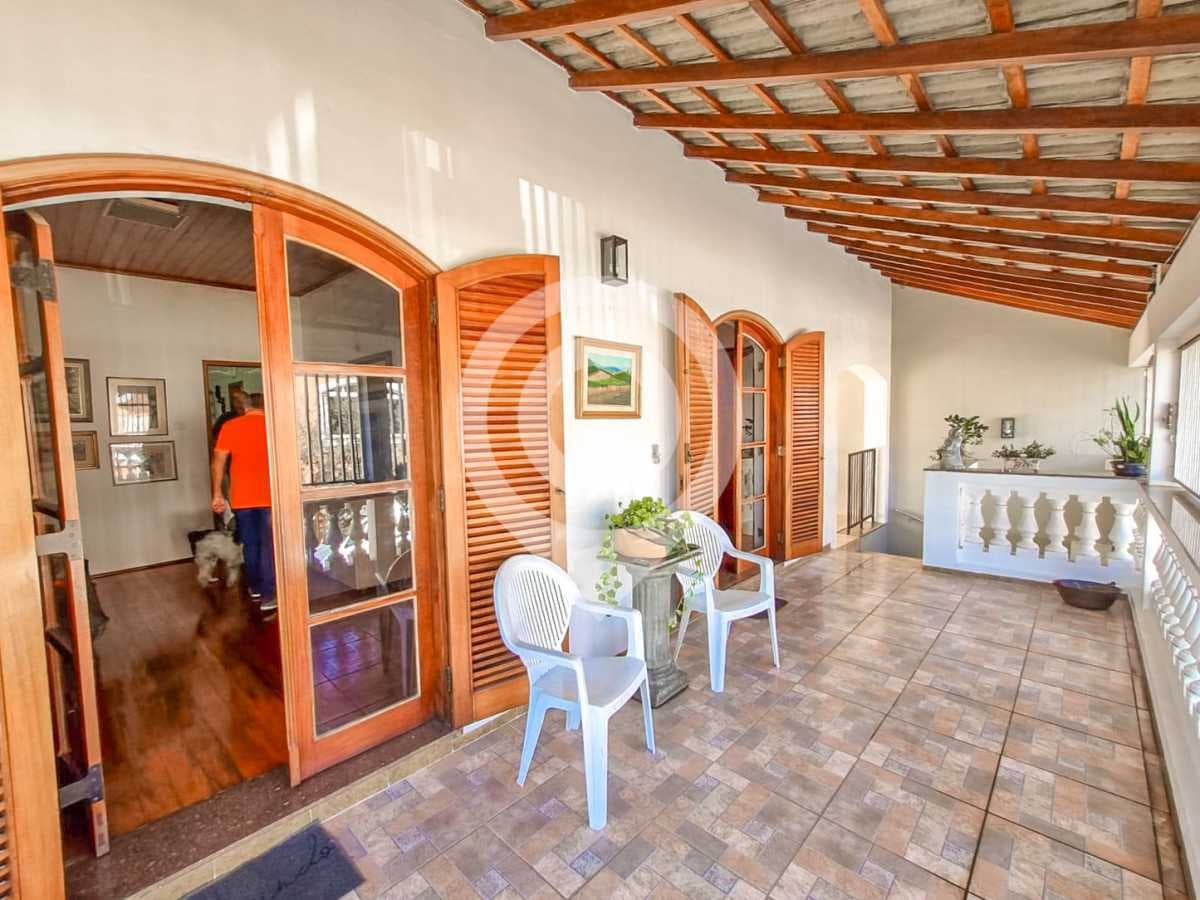 Casa de rua com 3 quartos no Jardim São José