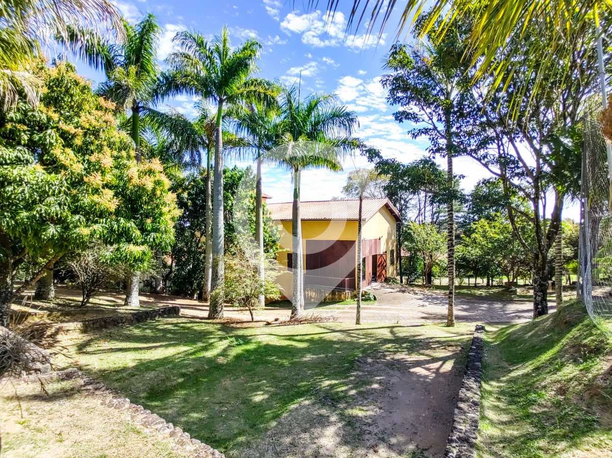 Casa em Condomínio com 7 suítes no Clube de Campo Valinhos