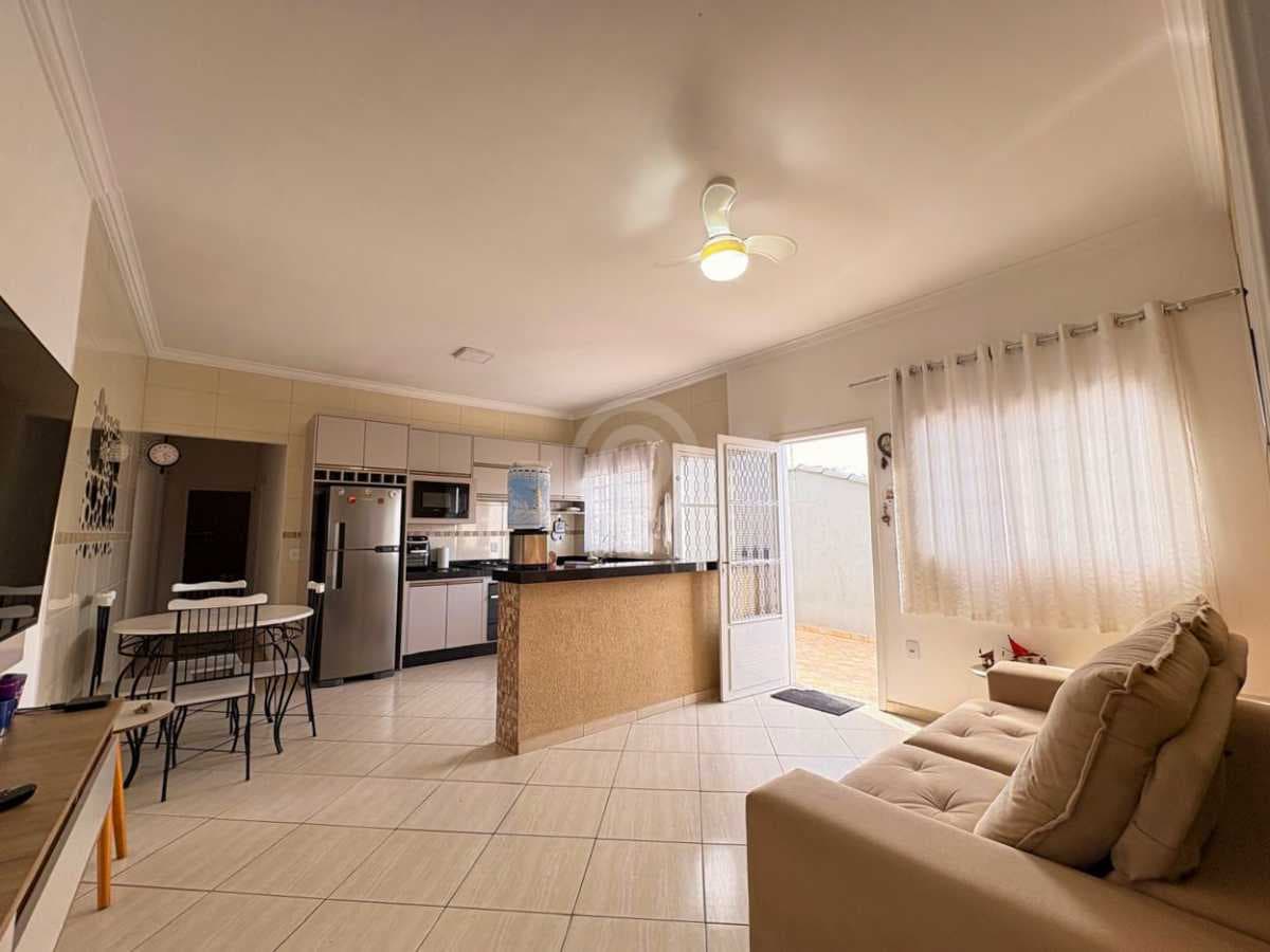 Casa de rua com 1 suíte no Loteamento Residencial Terra Nova
