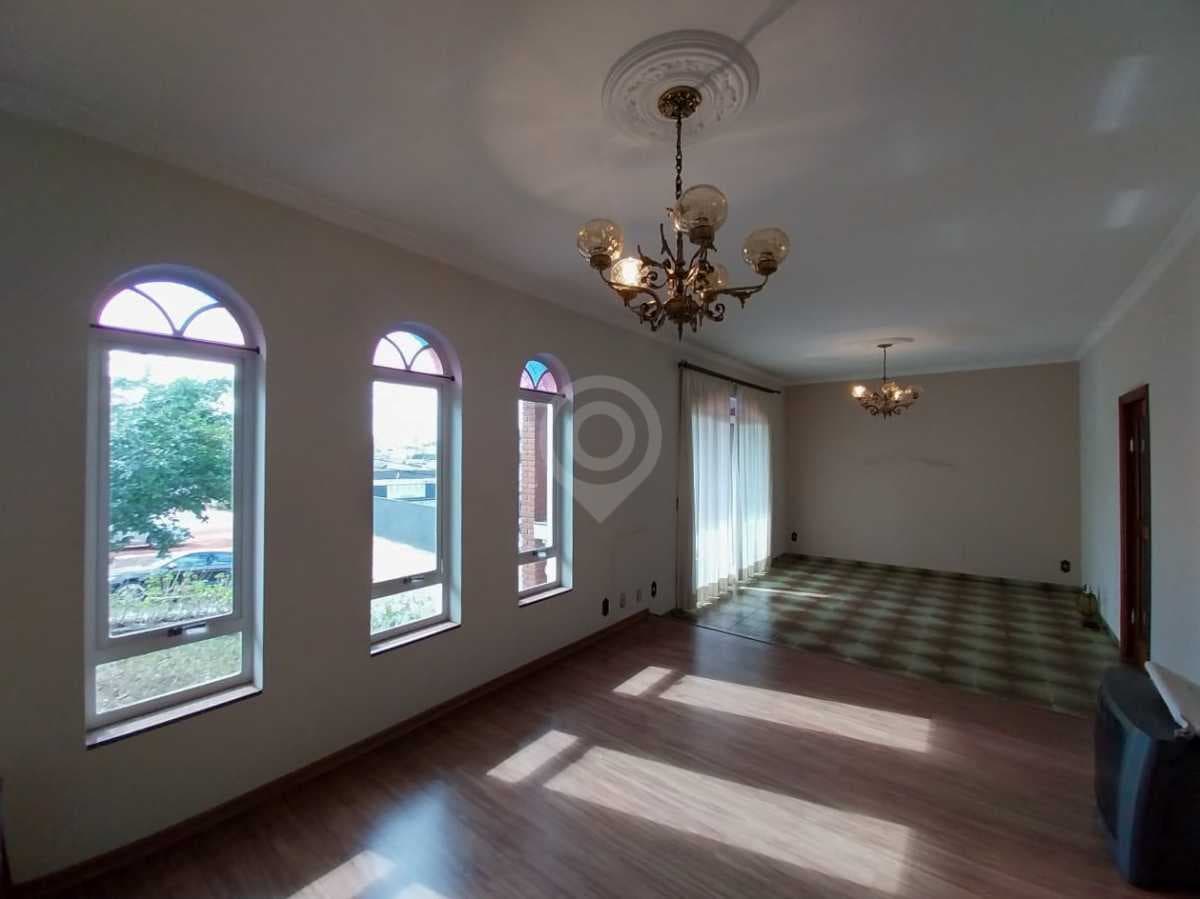 Casa de rua com 2 suítes no Vila Santa Luzia