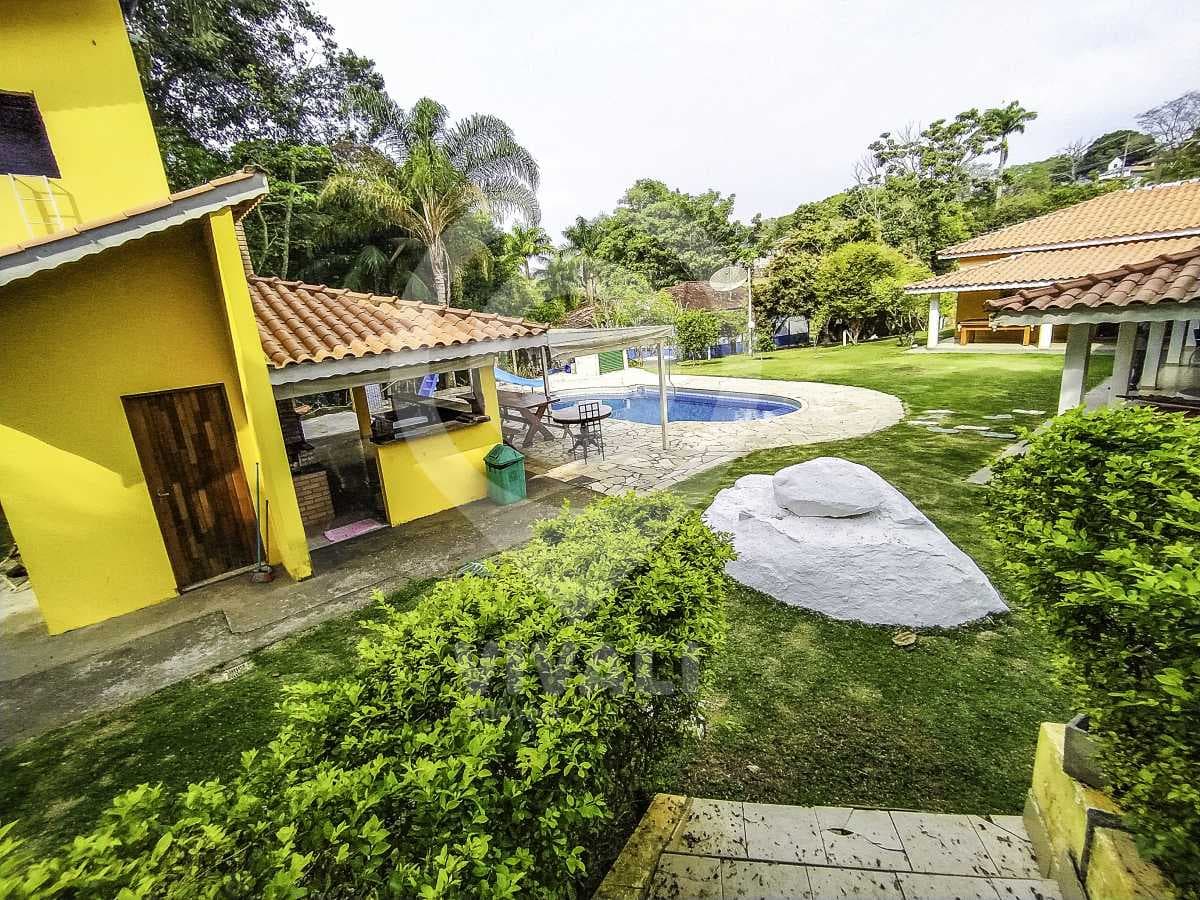 Casa de rua com 2 suítes no Terras de São Sebastião
