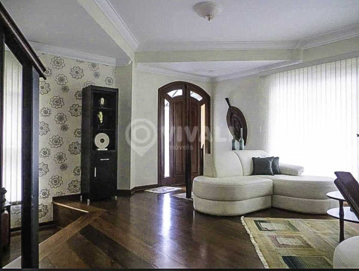 Casa de rua com 1 suíte no Nova Itatiba
