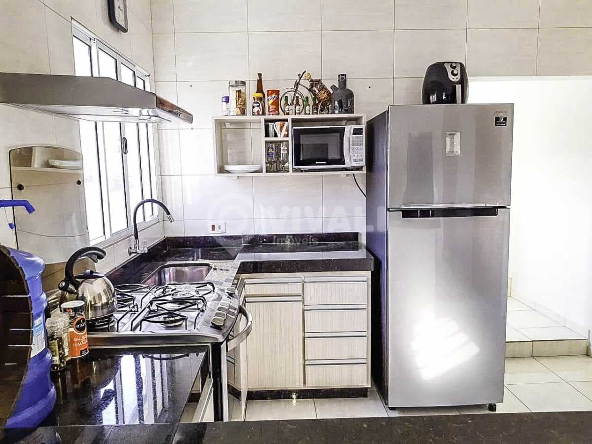 Casa de rua com 4 quartos no Parque San Francisco — foto 3