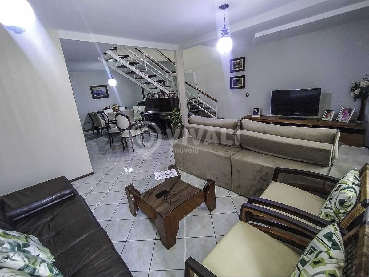 Casa de rua com 1 suíte no Residencial Flamboyant — foto 3