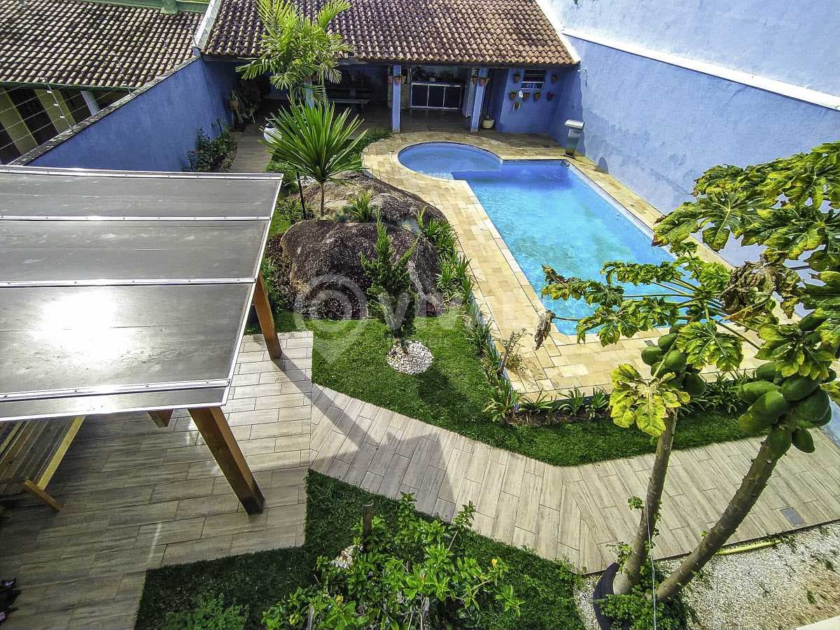Casa de rua com 1 suíte no Residencial Flamboyant