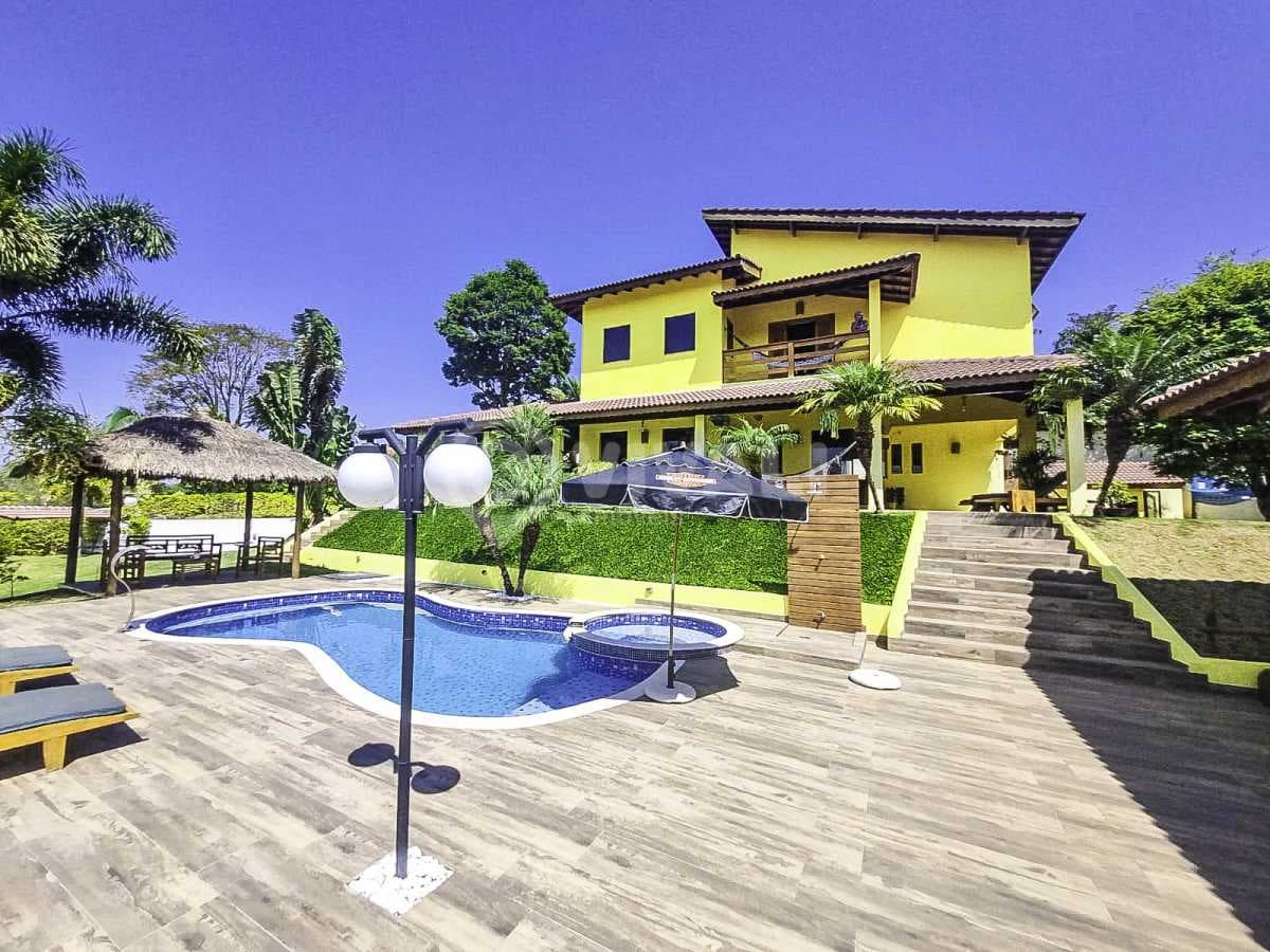 Casa de rua com 1 suíte no Jardim Leonor — foto 2