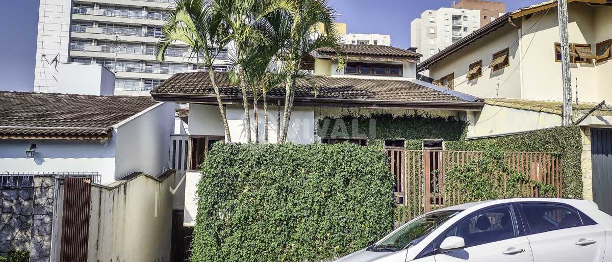 Casa de rua com 1 suíte no Jardim Coronel Peroba