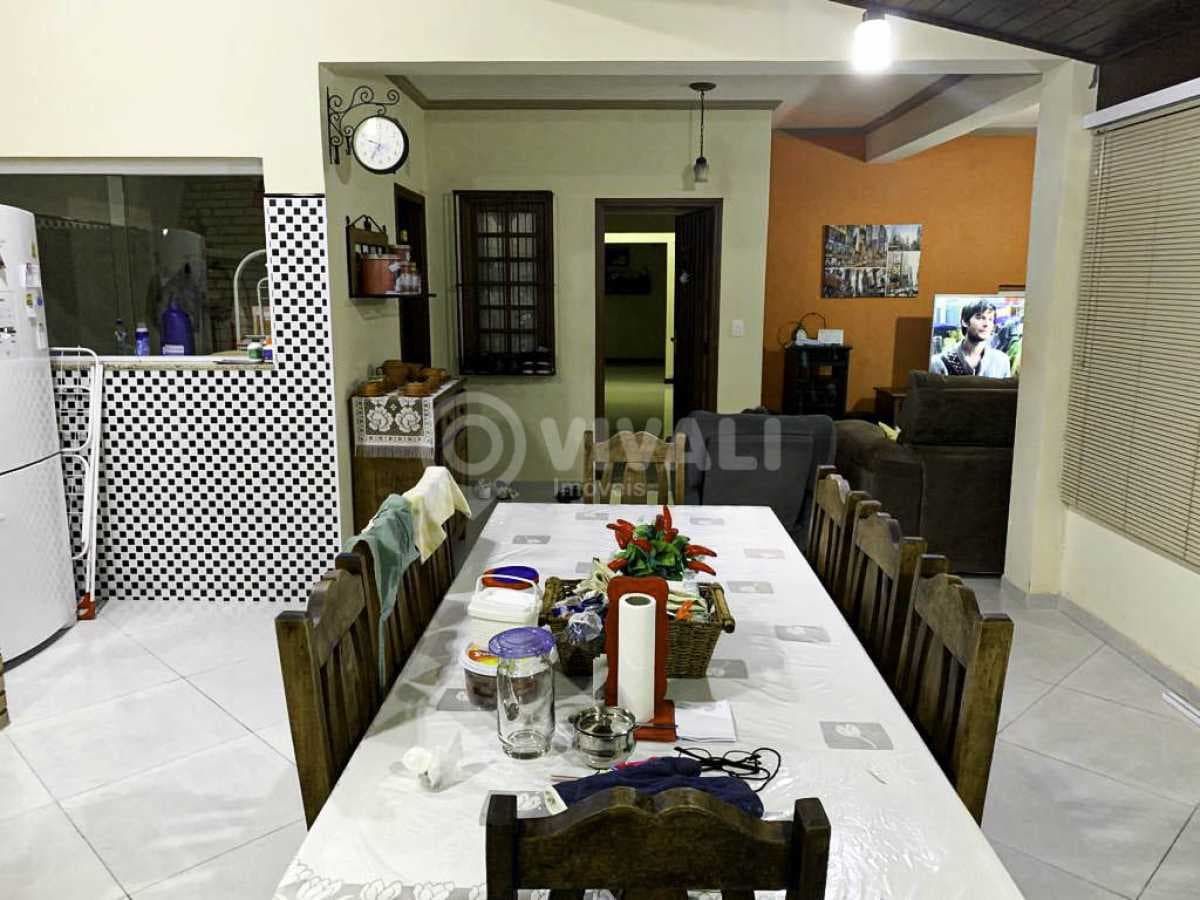 Casa de rua com 1 suíte no Loteamento Santo Antônio