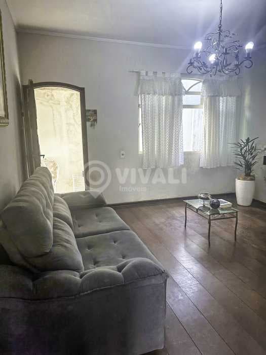 Casa de rua com 1 suíte no Centro — foto 2