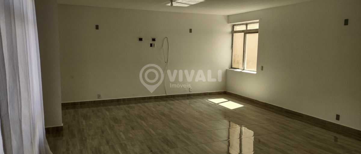Casa de rua com 3 quartos no Centro — foto 2