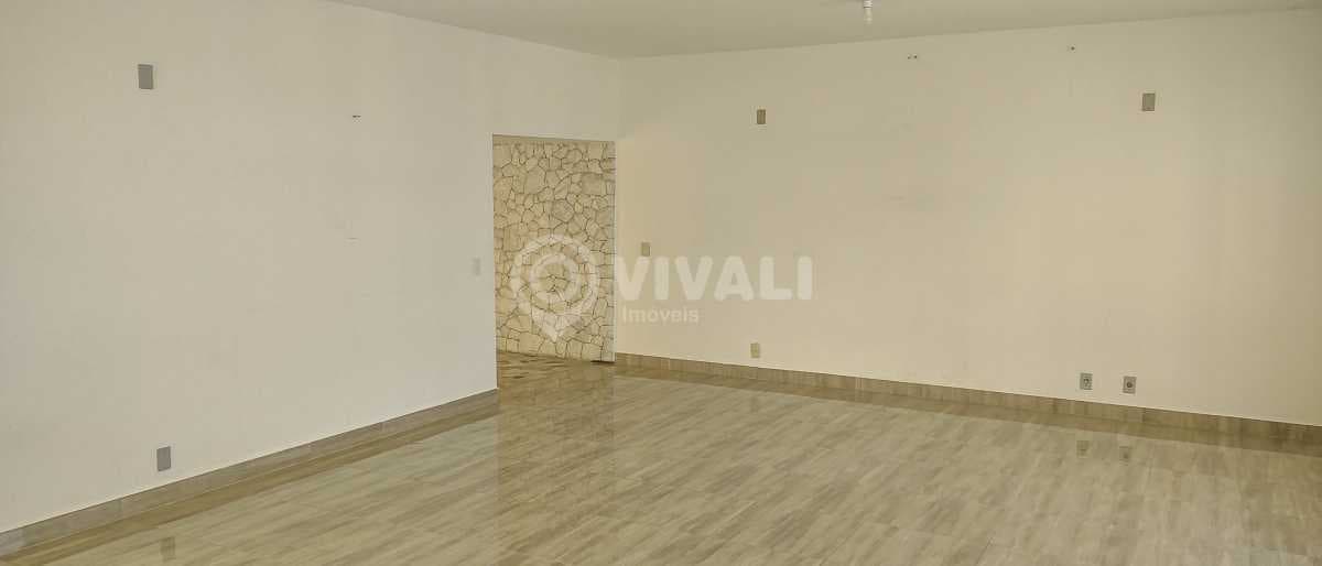 Casa de rua com 3 quartos no Centro — foto 3