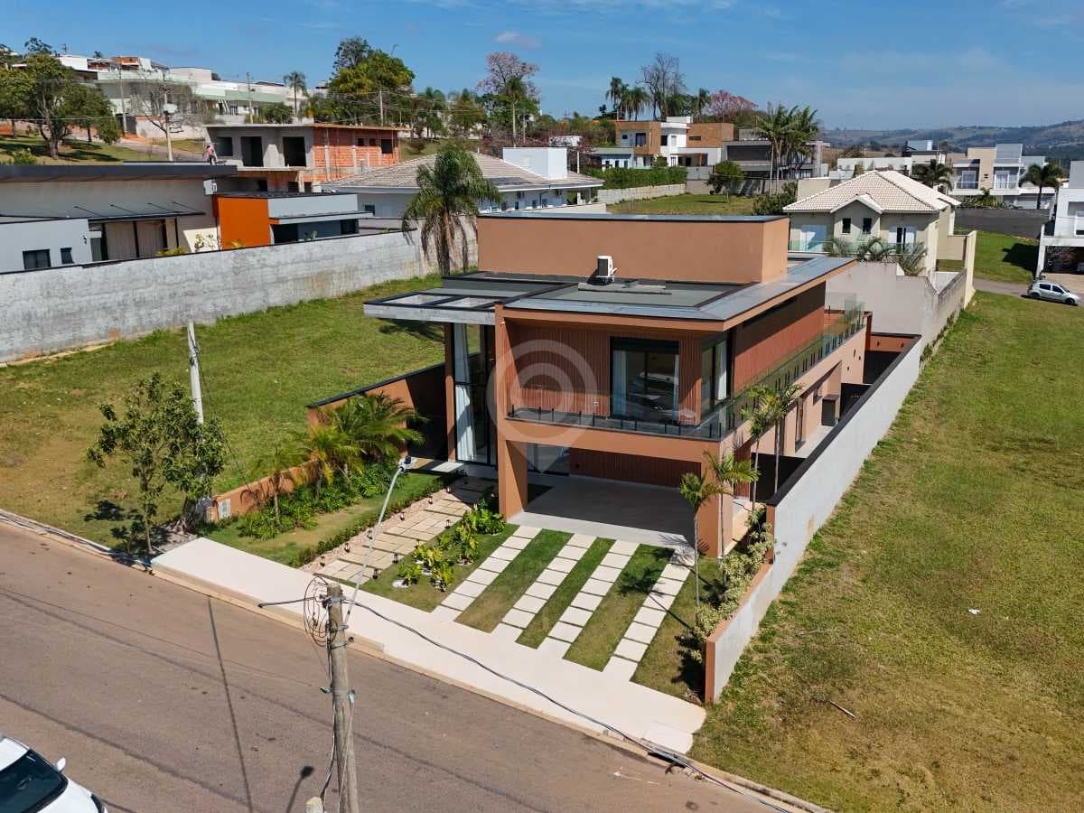 Casa em Condomínio com 4 suítes no Residencial Sete Lagos