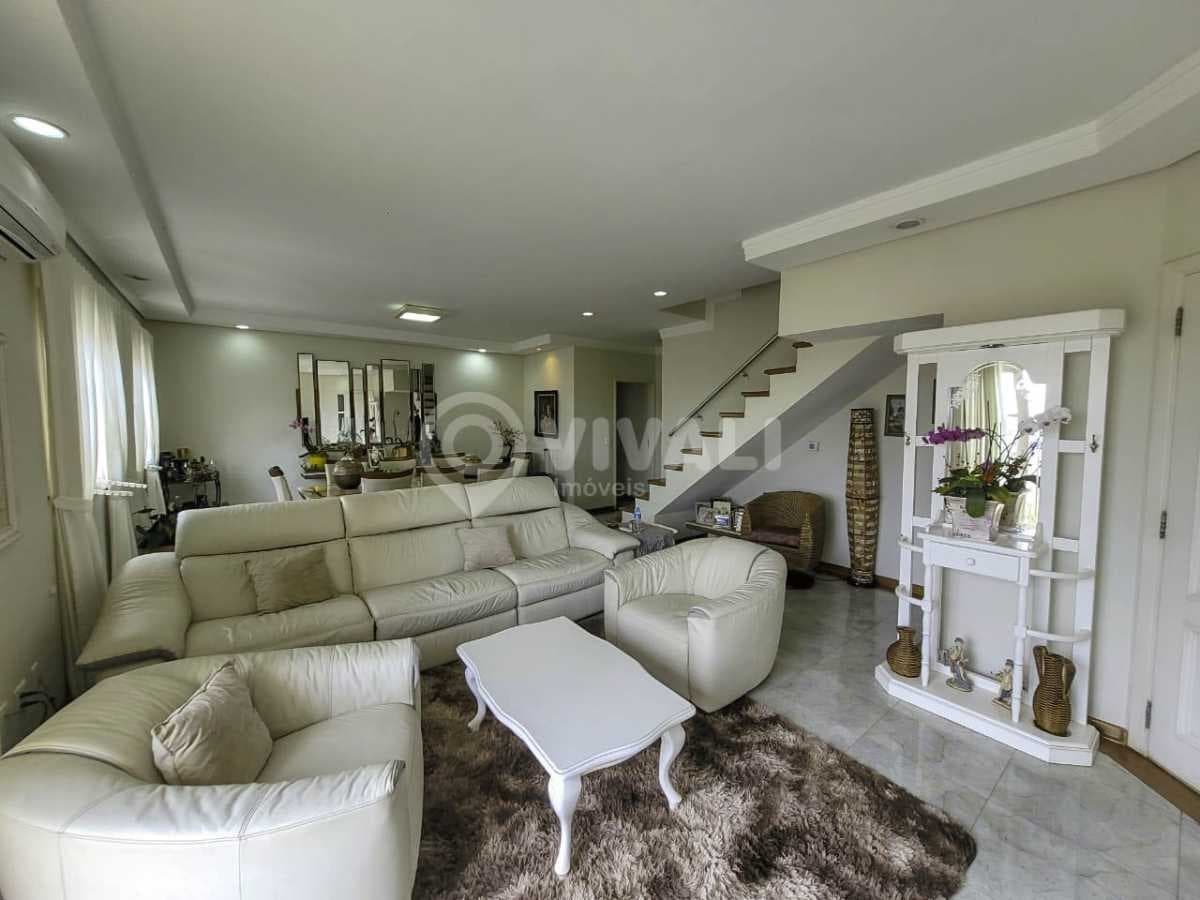 Apartamento com 2 suítes no Edifício Monte Castello