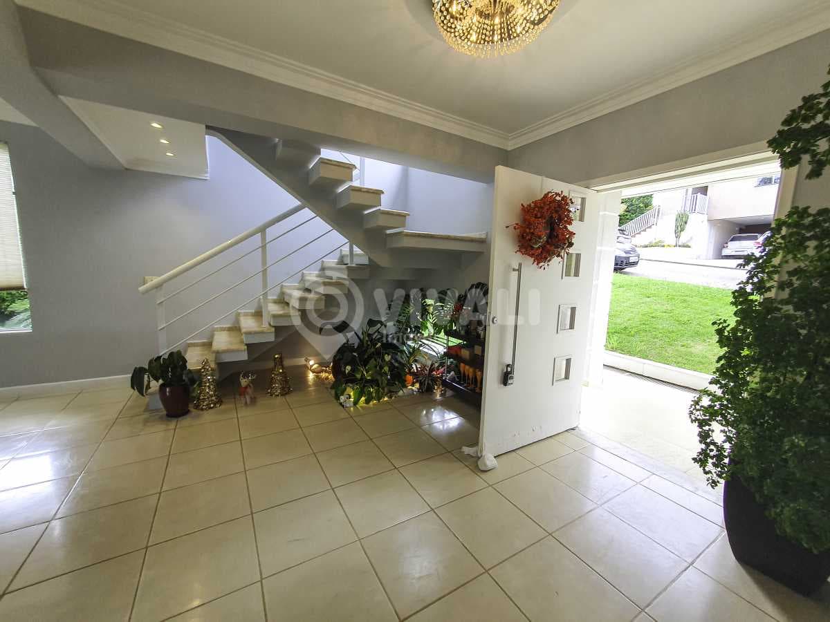 Casa em Condomínio com 3 suítes no Parque das Laranjeiras — foto 2