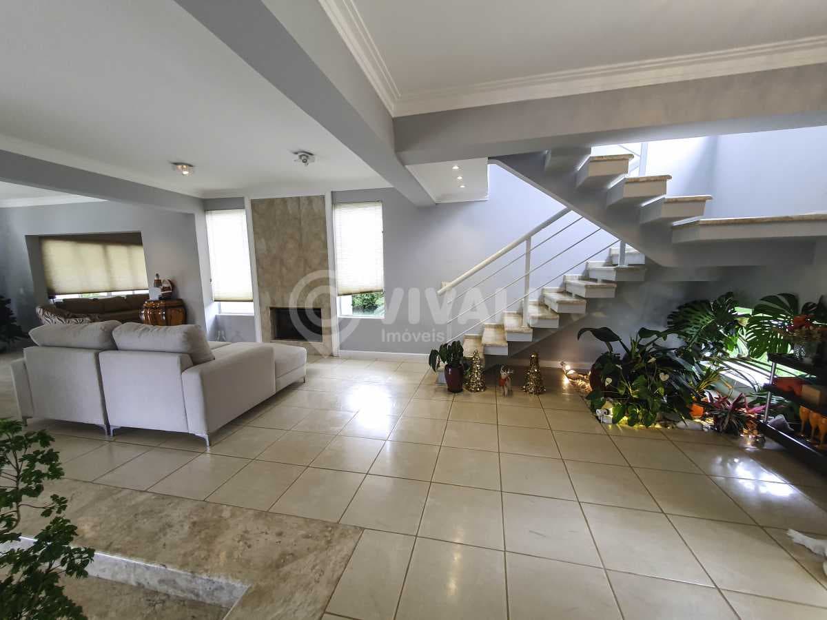 Casa em Condomínio com 3 suítes no Parque das Laranjeiras — foto 3